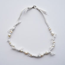 Load image into Gallery viewer, 015 White | white pearl
