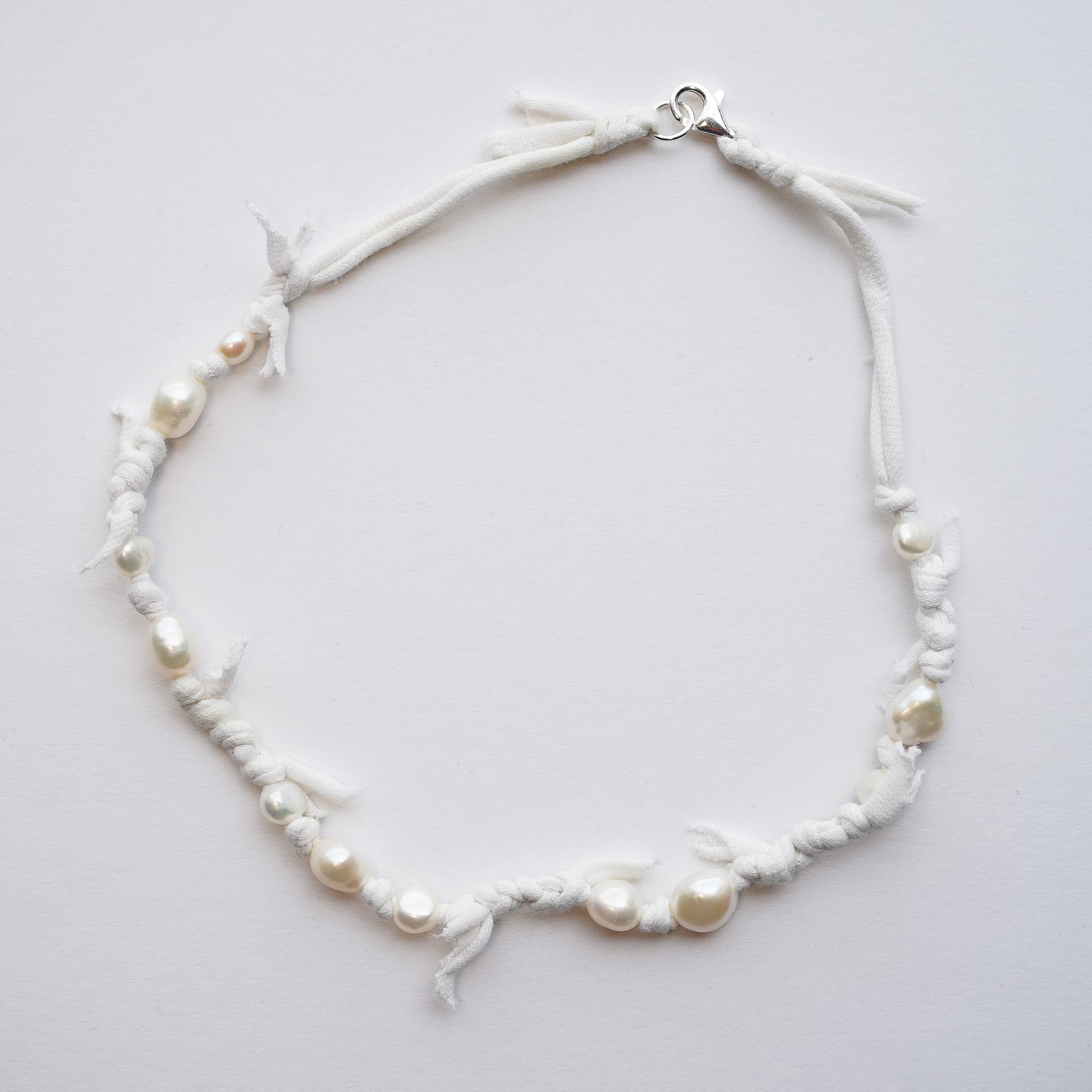 028 White | white pearl