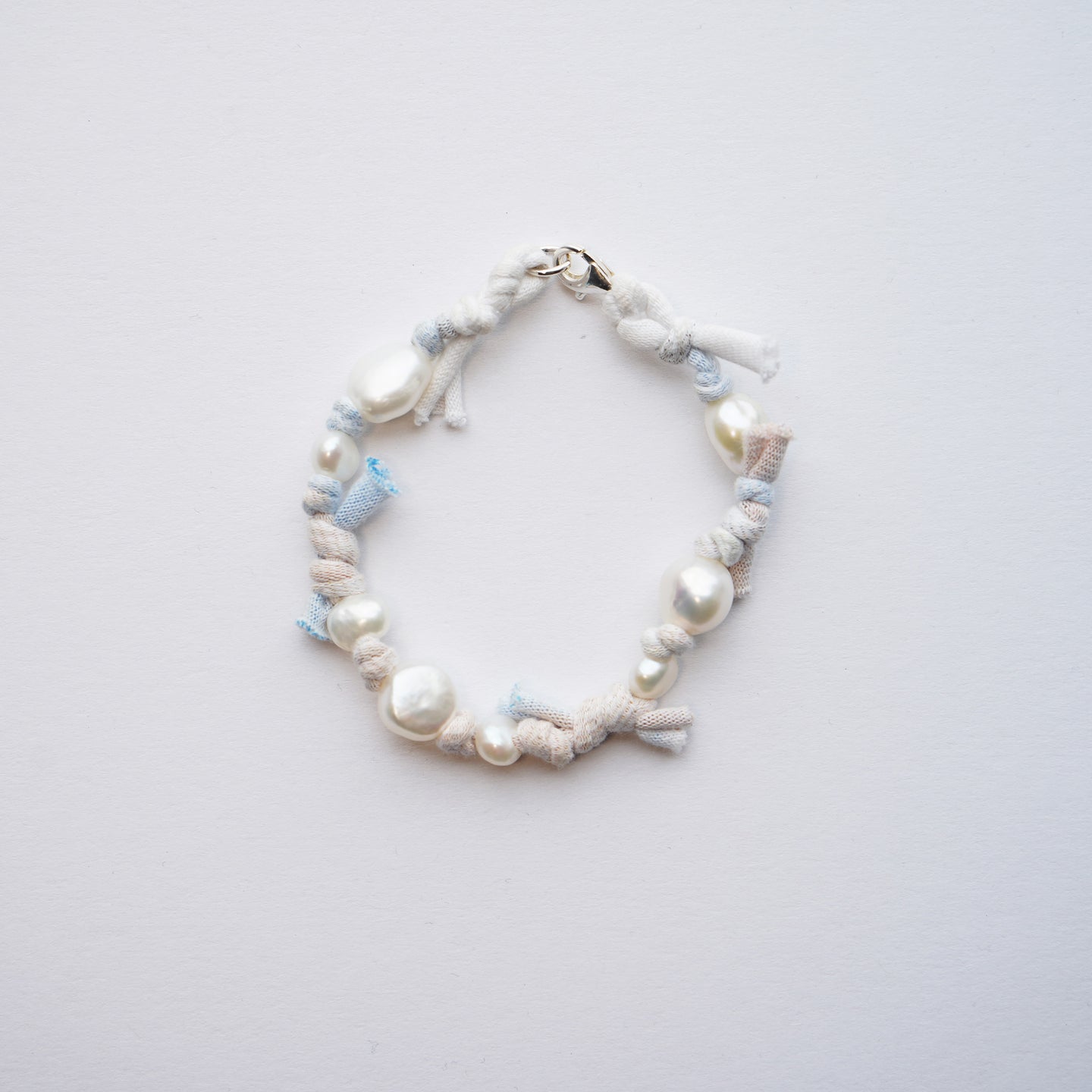 009 White | white pearl